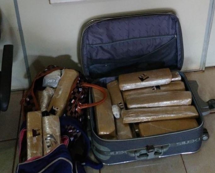 PRE apreende menina de apenas 15 anos de idade por tráfico de drogas