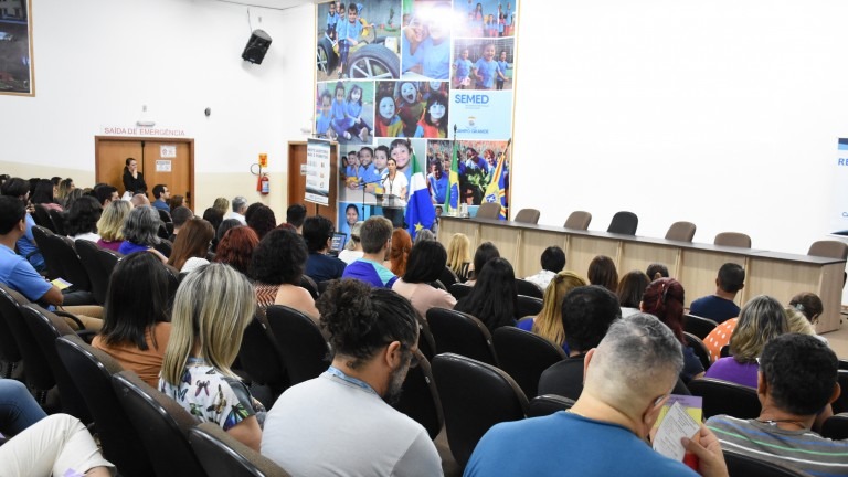 Profissionais da Reme participam de palestra sobre a Lei Maria da Penha Profissionais da Reme participam de palestra sobre a Lei Maria da Penha