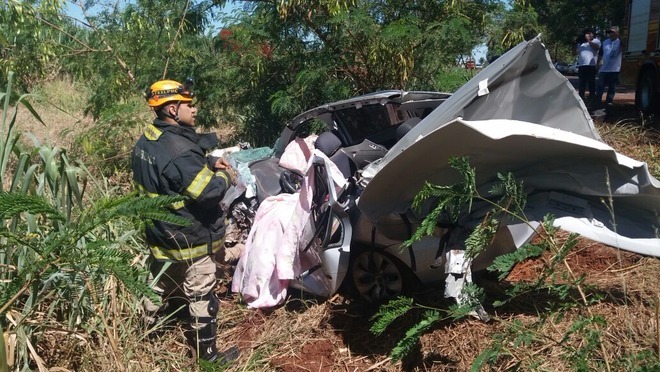 Colisão entre carro e caminhão deixa um morto na MS-276 Foto: Cido Costa