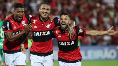 Ranking: Flamengo segue com a marca mais valiosa do Brasil O valor da marca do Flamengo é R$ 1,69 bilhão. O Rubro-Negro tem a maior torcida do país, ampla representatividade nas redes sociais. Além disso, tem a maior receita com contratos televisivos do Brasil e, por consequência, a maior receita entre os clubes do país (R$ 510 milhões, em 2016).
Foto: Gilvan de Souza/Flamengo / LANCE!