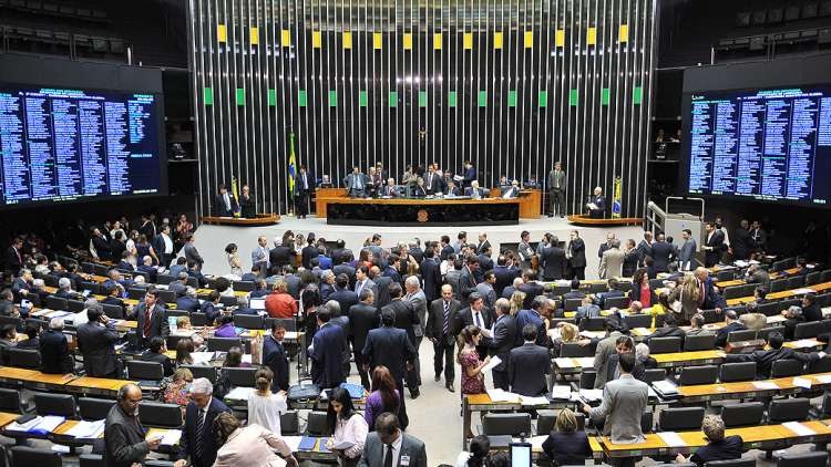 Aumento de limite da idade para aluno receber pensão por morte vai à Câmara Aumento de limite da idade para aluno receber pensão por morte vai à Câmara
