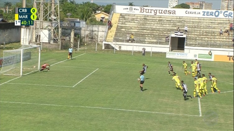 Corumbaense perde para Maracaju na estreia do estadual Goleiro Cicero defendeu pênalti cobrado por Jeferson Tanque. Reprodução/TV Morena