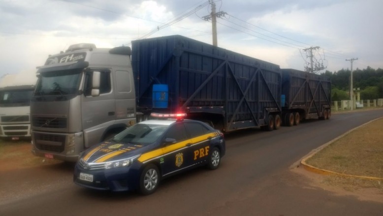 Reboques adulterados são recuperados em oficina mecânica