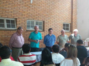 Ato reuniu lideranças peemedebistas em Dourados e elegeu em prévia, o deputado federal Geraldo Resende como pré-candidato à prefeitura - Foto: Adriano Moretto
