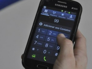 App detecta quando há troca de chip, localiza o aparelho, dispara um alarme e faz uma foto de quem está tentando utilizar o equipamento (Foto: Marcelo Calazans)