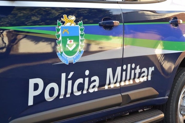 Homem é preso após esfaquear jovem durante discussão em bar