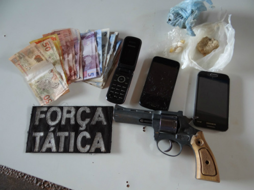 'Whats App' denuncia esquema de tráfico e três acabam detidos pela Polícia Militar Foto: Osvaldo Duarte Dourados News