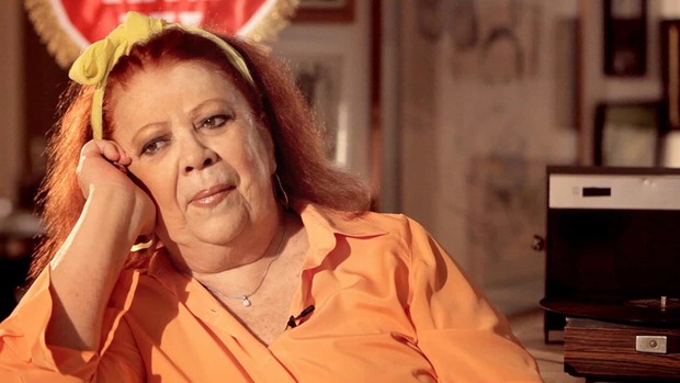 Grammy homenageia João Gilberto e Beth Carvalho durante a cerimônia