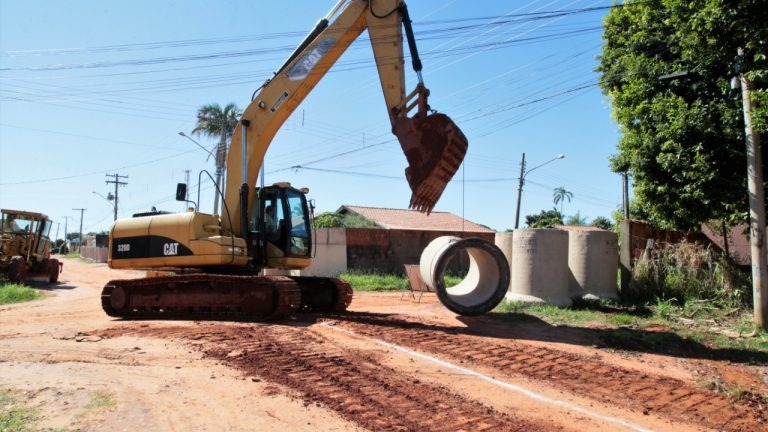 1º trecho da drenagem no Nova Lima tem início e receberá 20 km de asfalto