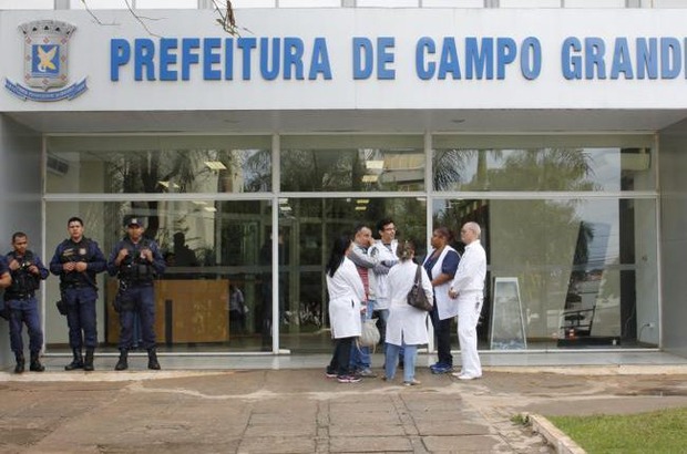 Por falta de reajuste, enfermeiros podem paralisar trabalho no início de junho Por falta de reajuste, enfermeiros podem paralisar trabalho no início de junho