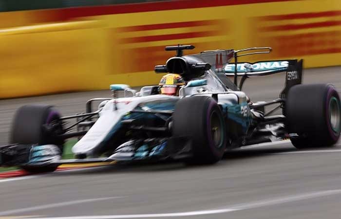 Hamilton faz sua 70ª pole no GP da Malásia