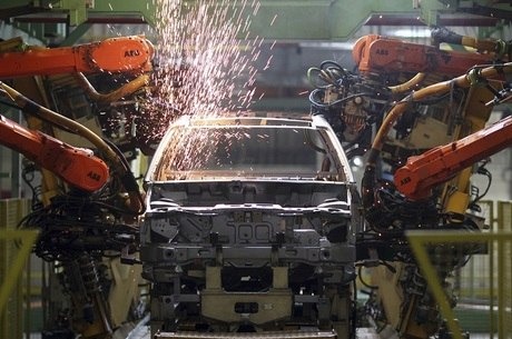 Economia brasileira encolhe 0,2% no primeiro trimestre Indústria registrou a pior queda. Paulo Whitaker/Reuters