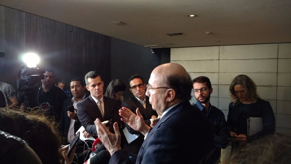 Meirelles diz esperar aprovação da reforma da Previdência até outubro Ministro da Fazenda, Henrique Meirelles, conversa com jornalistas após palestra em São Paulo (Foto: Karina Trevizan/G1)