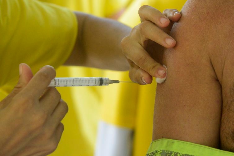 Campanha Nacional de Vacinação contra a Gripe termina nesta sexta Campanha de vacinação contra a gripe quer imunizar 90% do público-alvo - Tomaz Silva/Agência Brasil