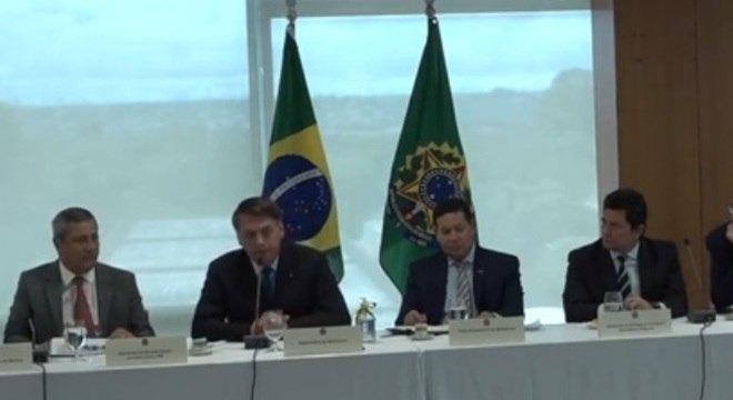 Imagens da reunião interministerial de 22 de abril, divulgadas na sexta-feira
Reprodução