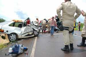 Gol levava 5 pessoas, uma delas morreu