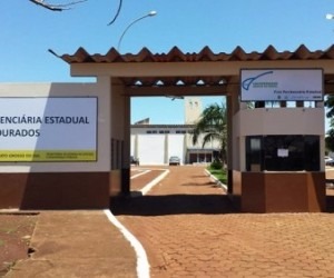 Mãe de 43 anos tenta entrar em presídio com chips e fones de ouvido - Divulgação/Agepen