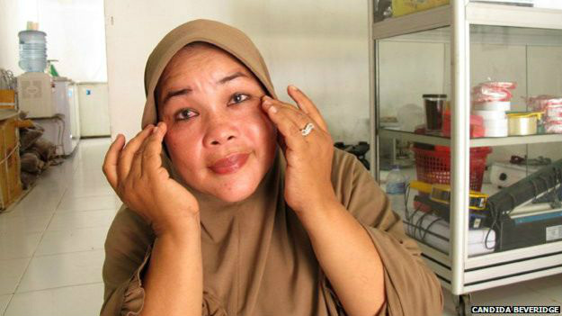 Candida lembra, emocionada, da história de como se salvou da tragédia