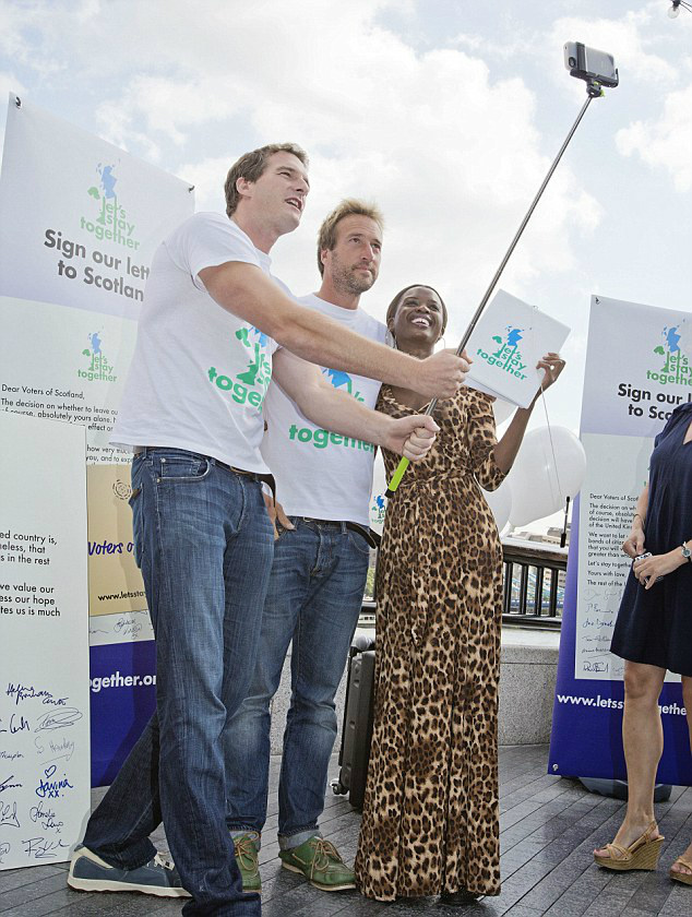 Fotografia de 1926 mostra que bastão de selfie já era usado há quase 90 anos atrás