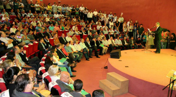 Reinaldo diz que planejar é cuidar com zelo dos recursos públicos O evento marcou o balanço do primeiro ano de mandato do governador e foi palco para a assinatura dos contratos dos Planos de Gestão(Foto:Chio Ribeiro)