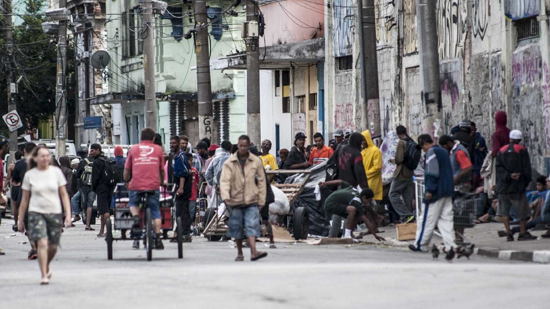 Ação de limpeza na Cracolândia termina em confusão Ação de limpeza na Cracolândia termina em confusão