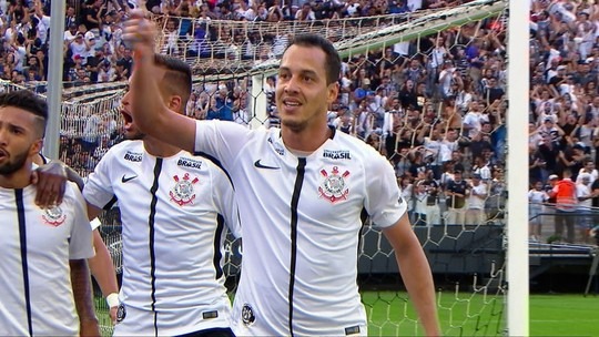 Corinthians vence clássico e quebra invencibilidade do Palmeiras no ano Rodriguinho comemora gol sobre o Palmeiras