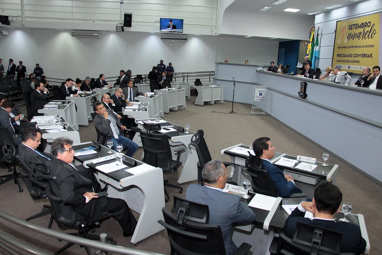 Vereadores votam oito projetos na sessão desta terça-feira