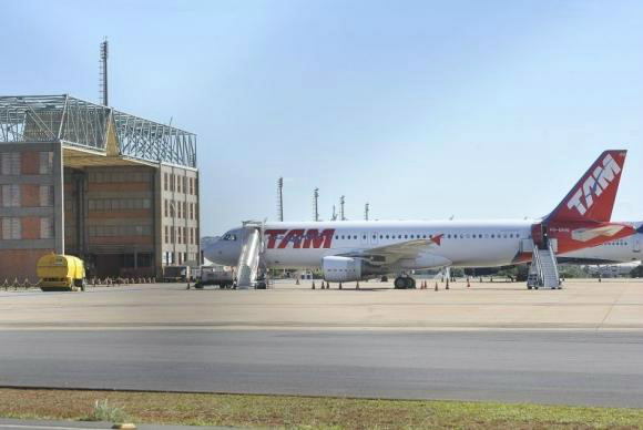 Em 2007, Airbus da TAM saiu da pista em Congonhas, bateu em um prédio da própria empresa, pegou fogo e matou 199 pessoasArquivo/Agência Brasil