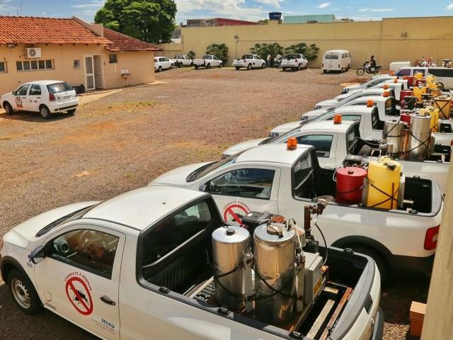Sem fumacê há três semanas, combate a mosquito está prejudicado Veículos fumacê não deixam o pátio da CCEV (Coordenadoria de Controle de Endemias Vetoriais), na Capital, há três semanas. (Foto: Fernando Antunes / Arquivo)