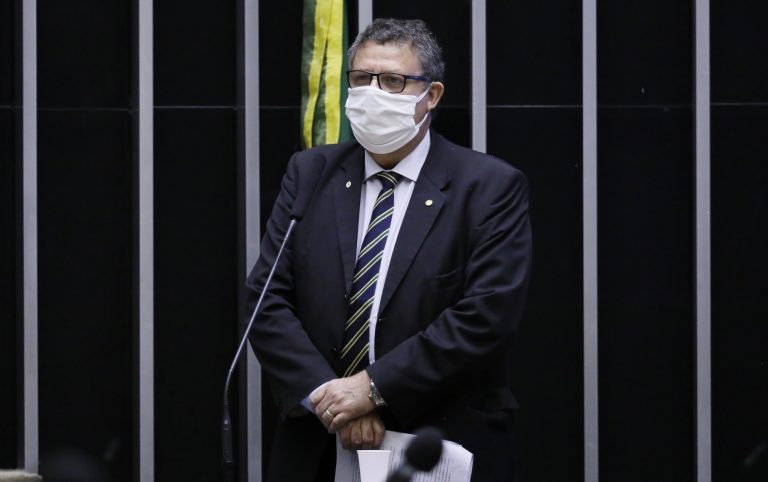 Deputado Coronel Armando foi o relator da medida provisória na sessão plenária
Maryanna Oliveira/Câmara dos Deputados