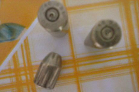 Cápsulas e projétil recolhidos por parentes de Ruzivel de Alencar
Reprodução Arquivo da Família