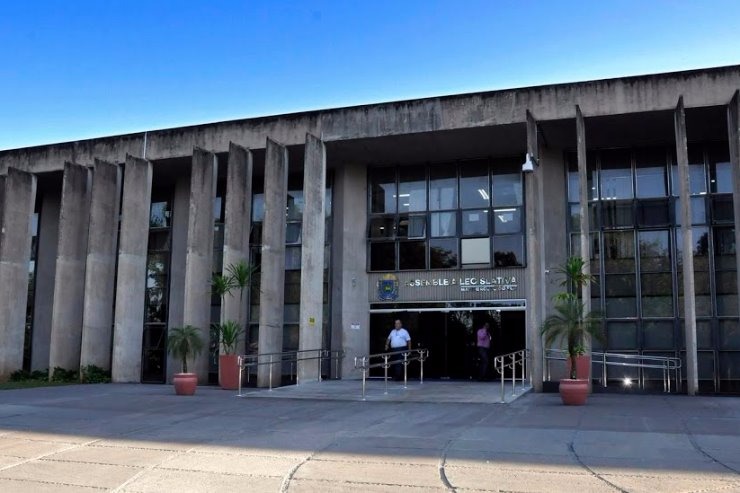 Sessão solene na AL conta com entrega de homenagens a governadores de MS Divulgação