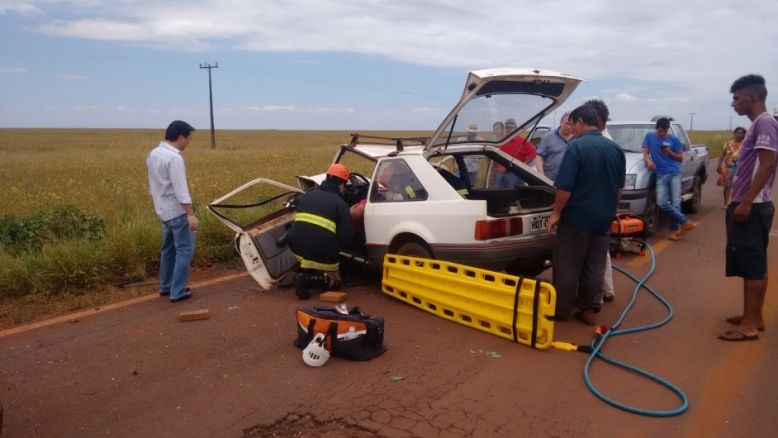 Acidente na MS-270 deixa quatro pessoas feridas