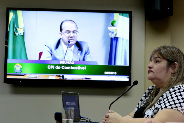 CPI dos combustíveis interroga superintendente do Procon/MS Superintendente foi a primeira depoente da CPI
Foto: João Garrigó