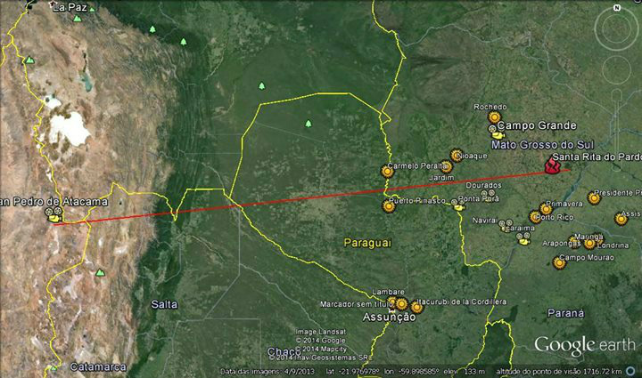 Mapa com a trajetória percorrida pelo objeto; pontos indicam locais onde há relatos de pessoas que o viram no céu - Crédito: Bramon