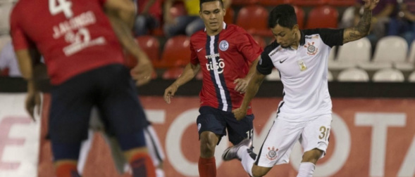 Nervoso, Corinthians faz 2º tempo péssimo e perde de virada para o Cerro Daniel Augusto Jr./Agência Corinthians