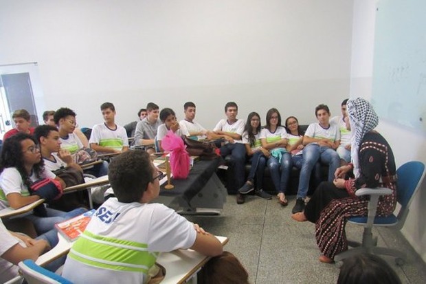 Escola promove palestra sobre cultura árabe para os alunos