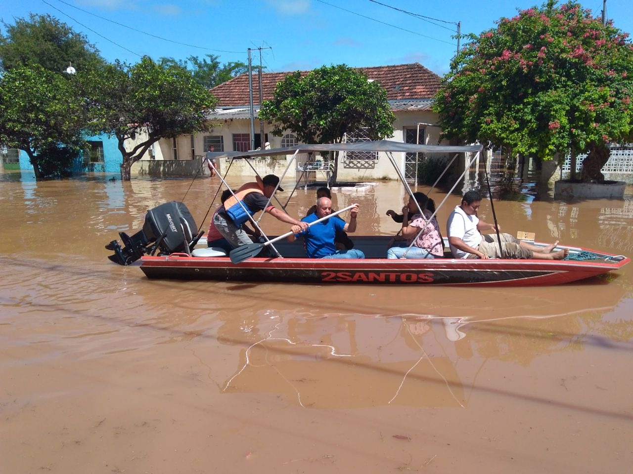 Mais de 325 famílias estão fora de casa devido a cheia de rios em MS Situação registrada ensta semana, em Aquidauana - Foto: Valdenir Rezende