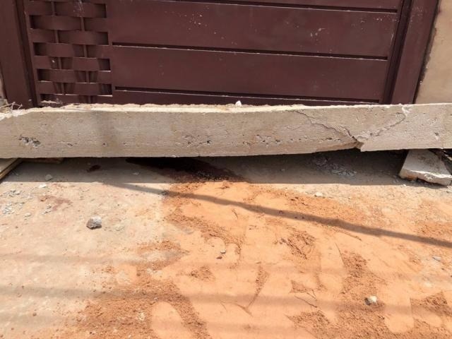 Lage caiu em cima de pedreiro em Nova Alvorada do Sul. (Foto: Rones Cezar/Alvorada Informa)