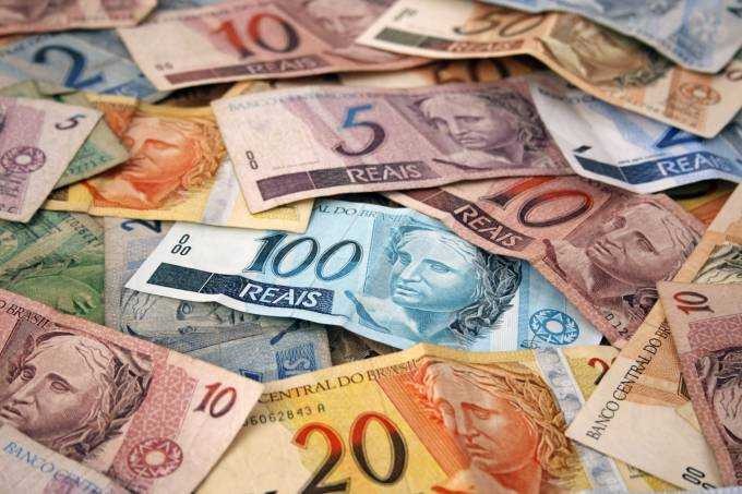 Funcionalismo custa R$ 750,9 bi com 11,4 milhões de servidores Funcionalismo custa R$ 750,9 bi com 11,4 milhões de servidores
