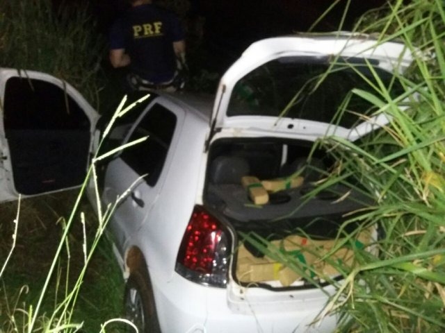 PRF apreende quase meia tonelada de maconha após motorista fugir de fiscalização PRF apreende quase meia tonelada de maconha após motorista fugir de fiscalização