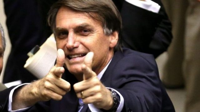 Bolsonaro assina amanhã decreto que flexibiliza posse de armas de fogo