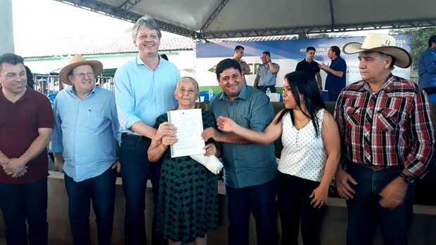 90 famílias do Assentamento Marcos Freire recebem Títulos de Propriedade dos lotes 90 famílias do Assentamento Marcos Freire recebem Títulos de Propriedade dos lotes