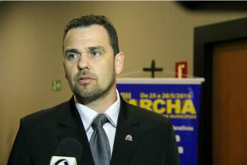 Foto: Edson Ribeiro 
Neto convoca prefeitos para a Marcha a Brasília

