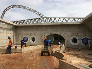 Obras deveriam terminar em dezembro de 2014
(Foto: Cláudia Gaigher/ TV Morena)