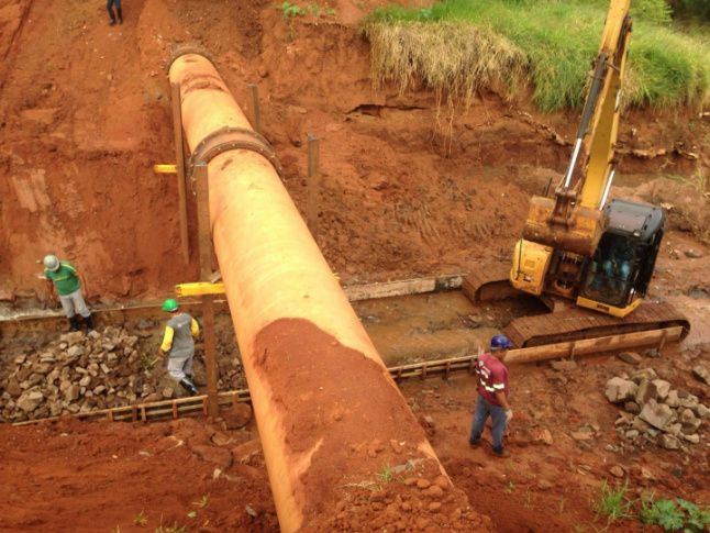 Prefeitura recupera drenagem na avenida Ernesto Geisel