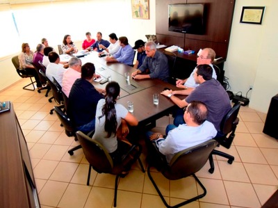 Prefeita Delia Razuk reunida com vereadores da base aliada e alguns dos novos secretários – Luiz Radai

