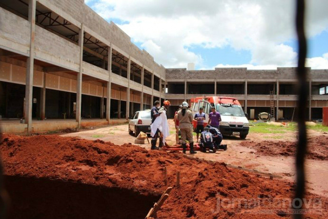 Homem morre soterrado em trabalho de escavação Fato aconteceu numa obra localizada na Avenida Antônio Joaquim de Moura Andrade, em Nova Andradina (Foto: Jornal da Nova)