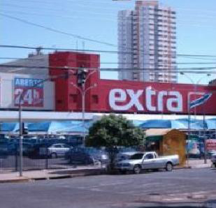 Hipermercado Extra vai cobrar R$ 7 pela hora de estacionamento De acordo com a assessoria da rede em Campo Grande, o tempo limite para permanência sem cobrança é de uma hora
Foto: Divulgação