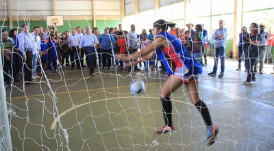 Em Jaraguari, Governo entrega quadra de esportes e constrói casas para população quilombola